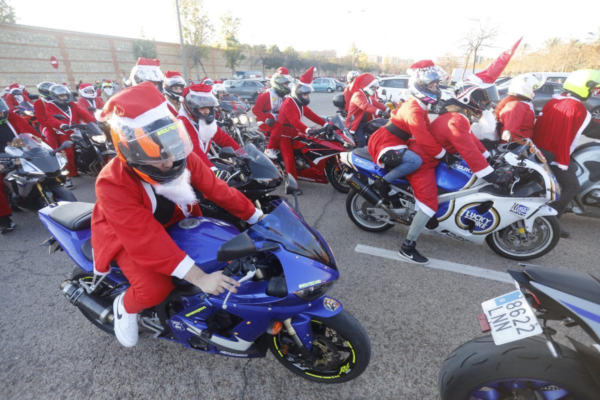 'Papanoelada' motera solidaria en València