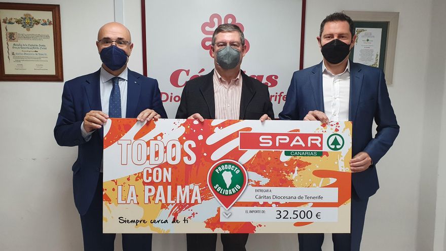 Spar Canarias delivers a solidarity donation of 32,500 euros for those affected by the La Palma volcano