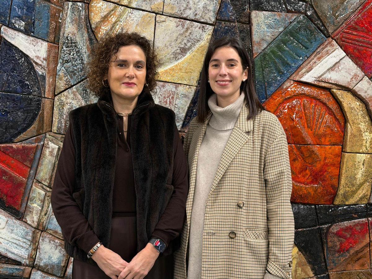 María Garrido y Celia López, de Ciencias Económicas y Empresariales de la USC, recibieron un áccesit en la categoría de ciencias sociales.