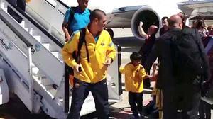 L’expedició blaugrana a Madrid ha celebrat a l’avió el títol aconseguit matemàticament ahir a la nit.