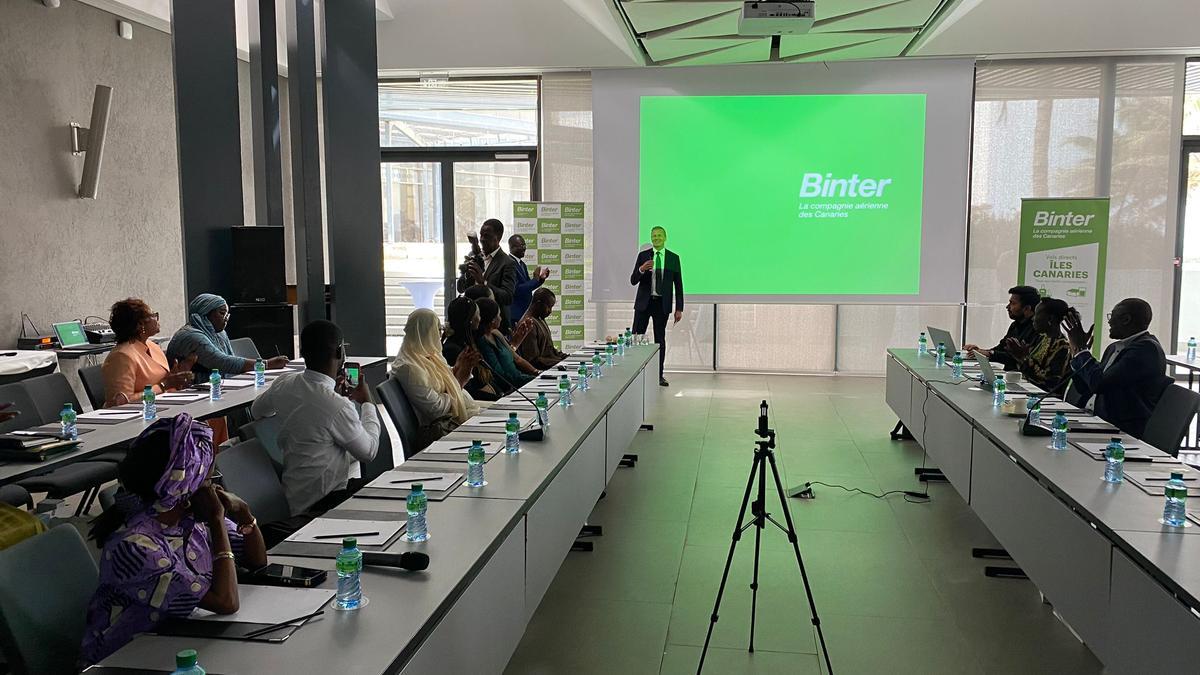 Binter celebra sus diez años de conexión con Dakar.