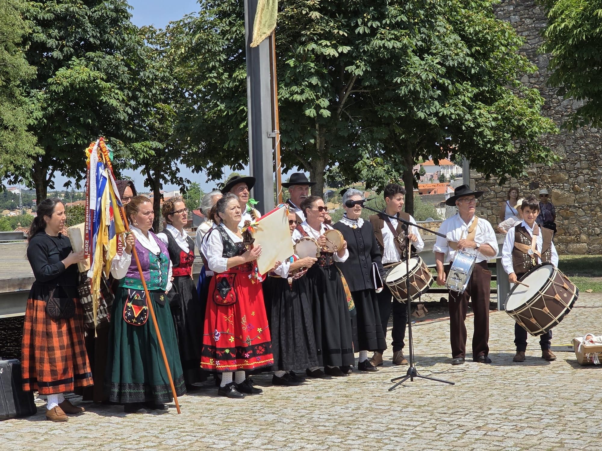 GALERÍA | Pendones de Portugal y el Reino de León, en Miranda do Douro
