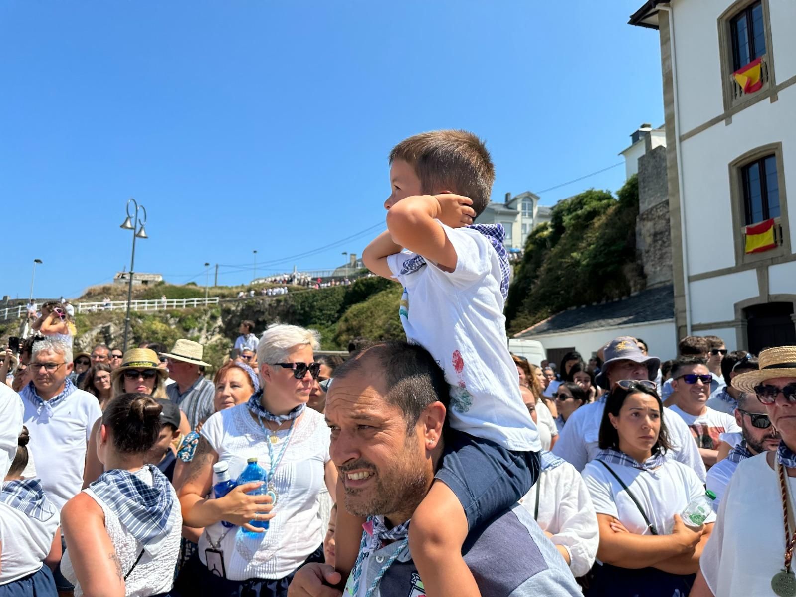 EN IMÁGENES: La procesión de la virgen del Carmen en Tapia de Casariego