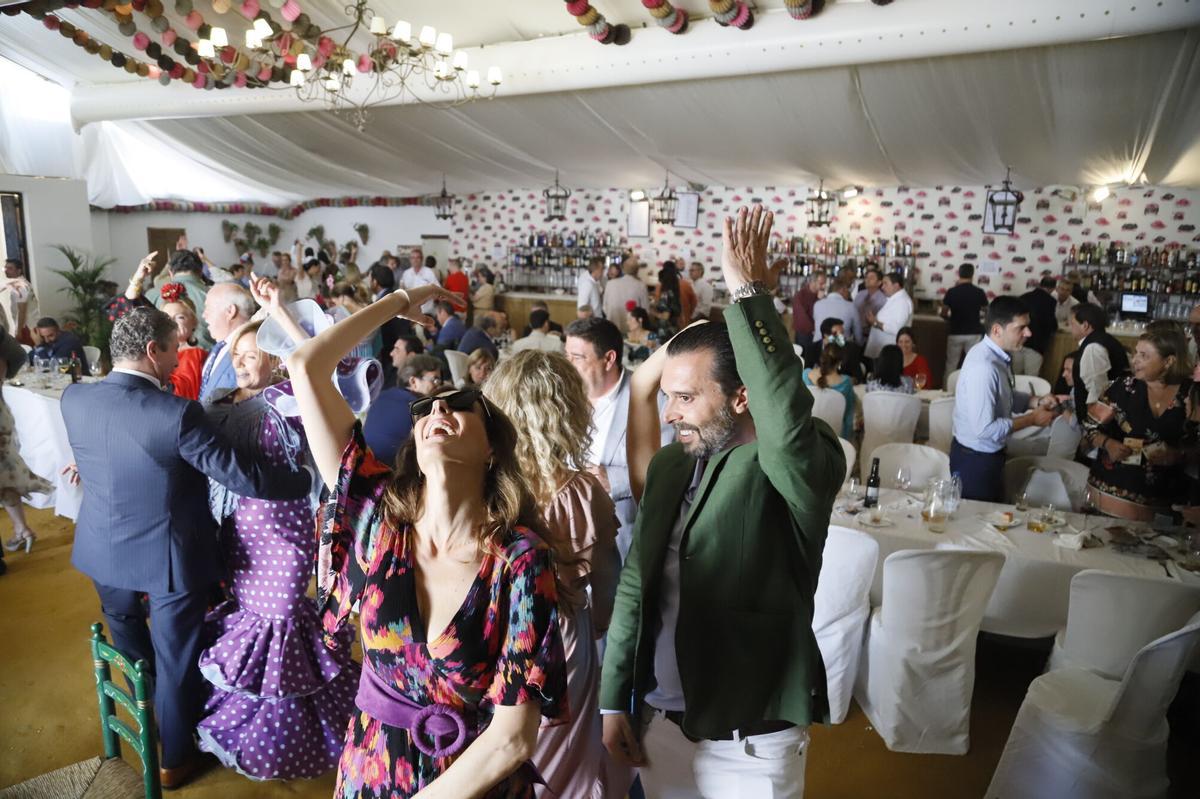 AJGonzález Córdoba Lunes de feria mayo salud arenal Primer premio a mejor caseta La Castañuela de madera