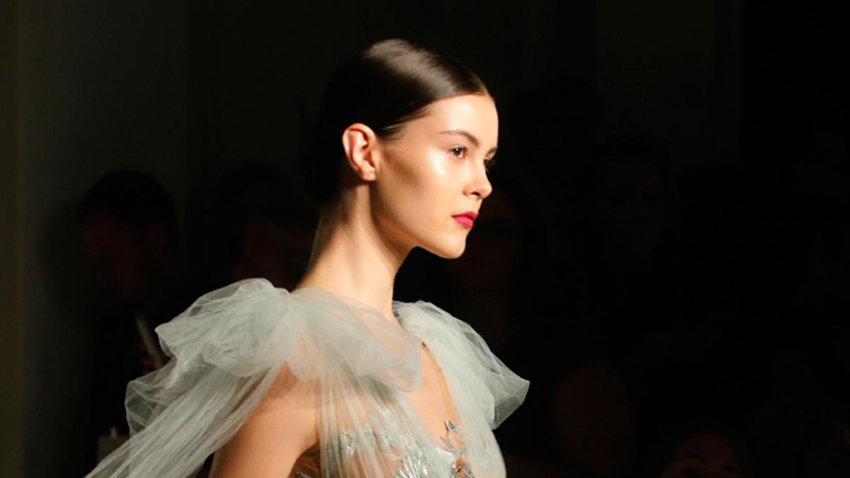 Nueva York Fashion Week: Marchesa, vestido en gris