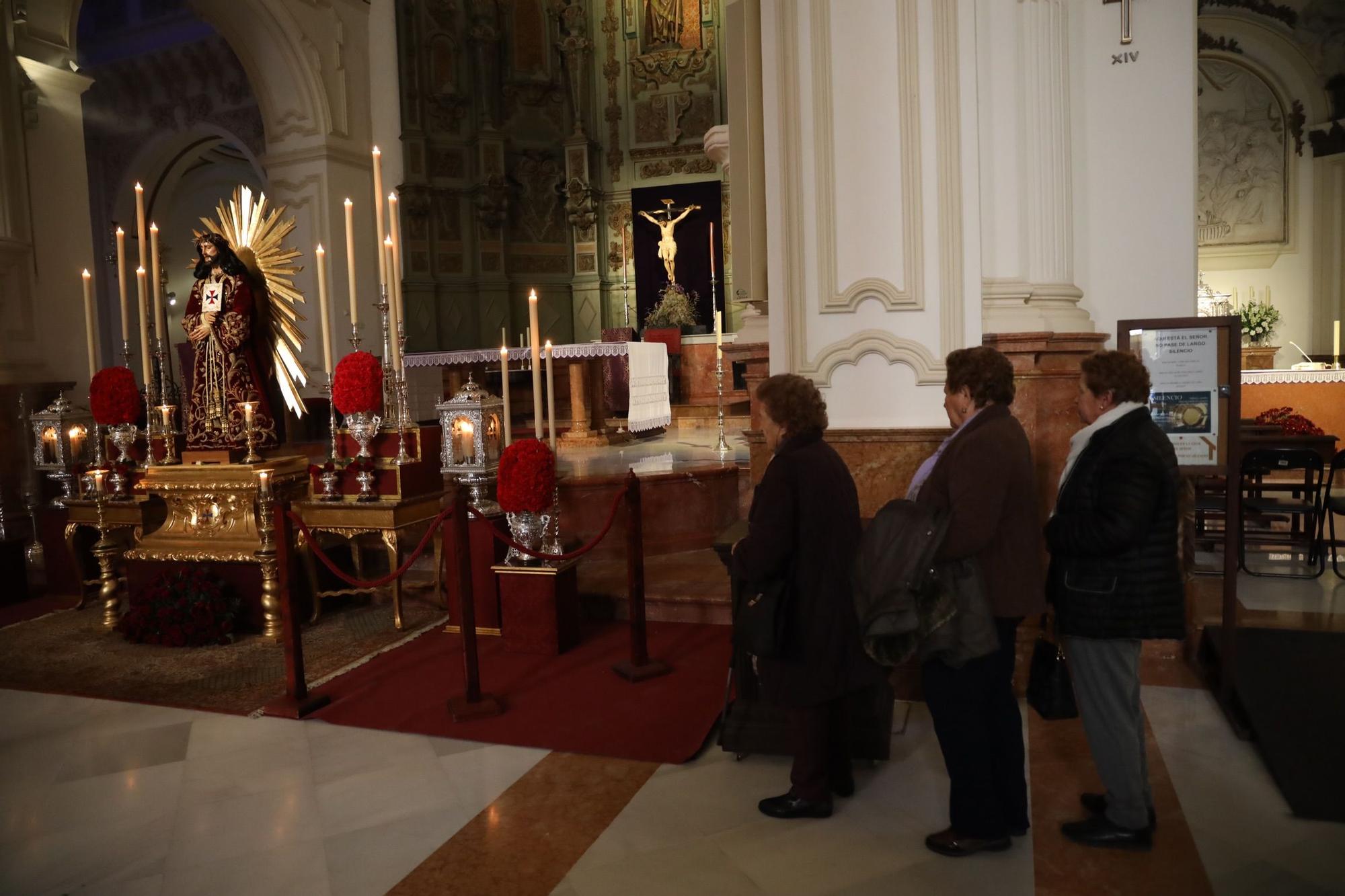 Colas en Santiago por la devoción por el Cristo de Medinaceli