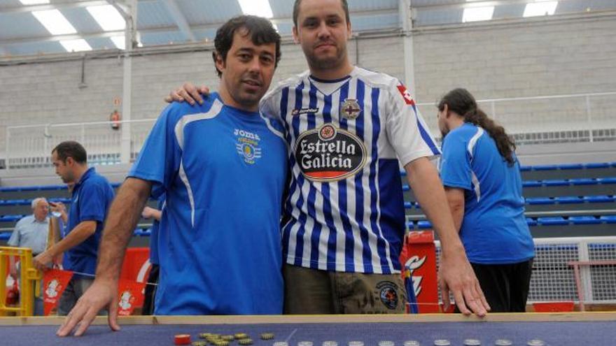 El ganador, Luisja González, a la derecha, y el finalista, Roberto Monseco. | nacho orejas
