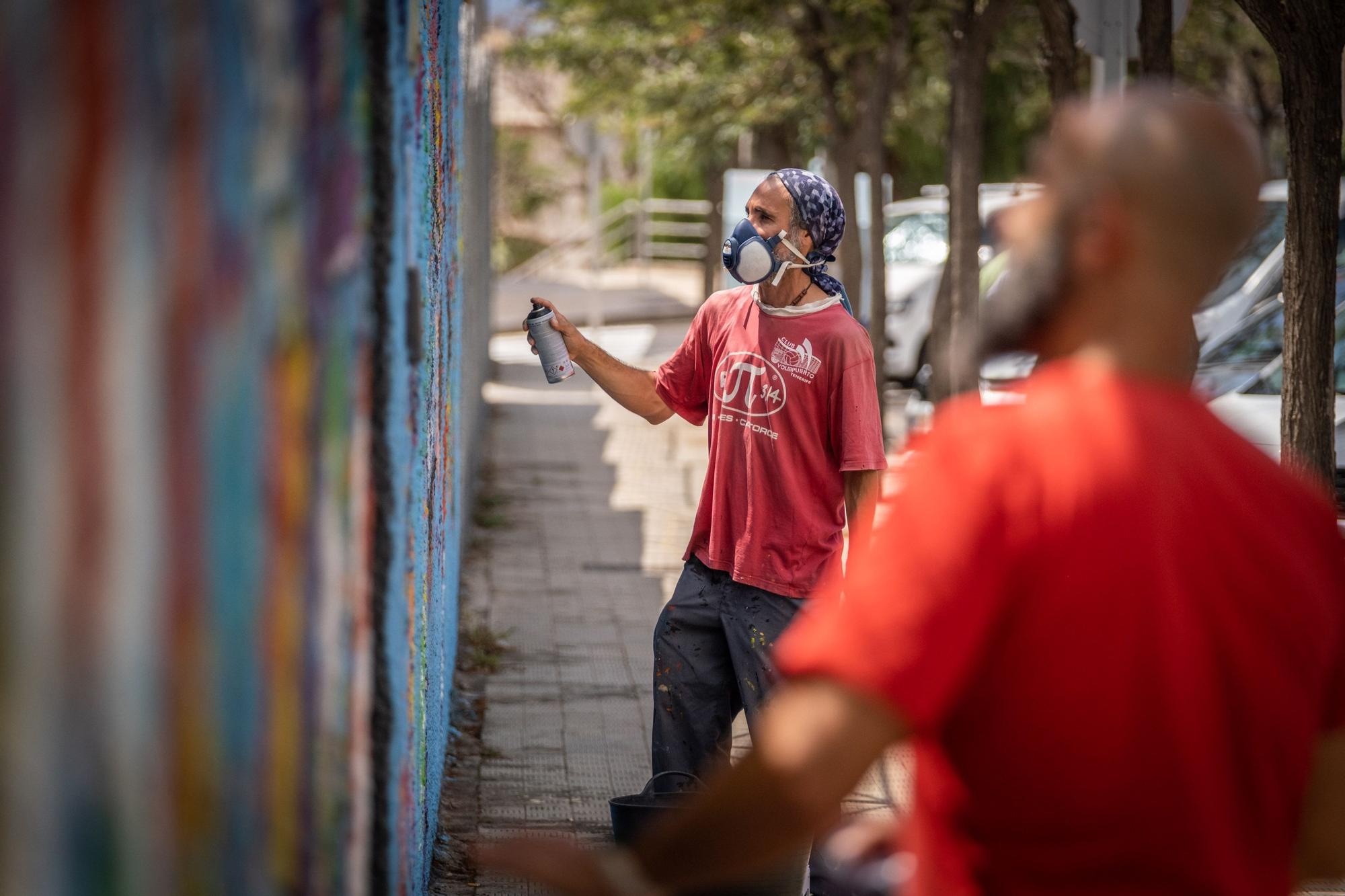 El IES María Rosa Alonso realiza un mural sobre la historia de Añaza