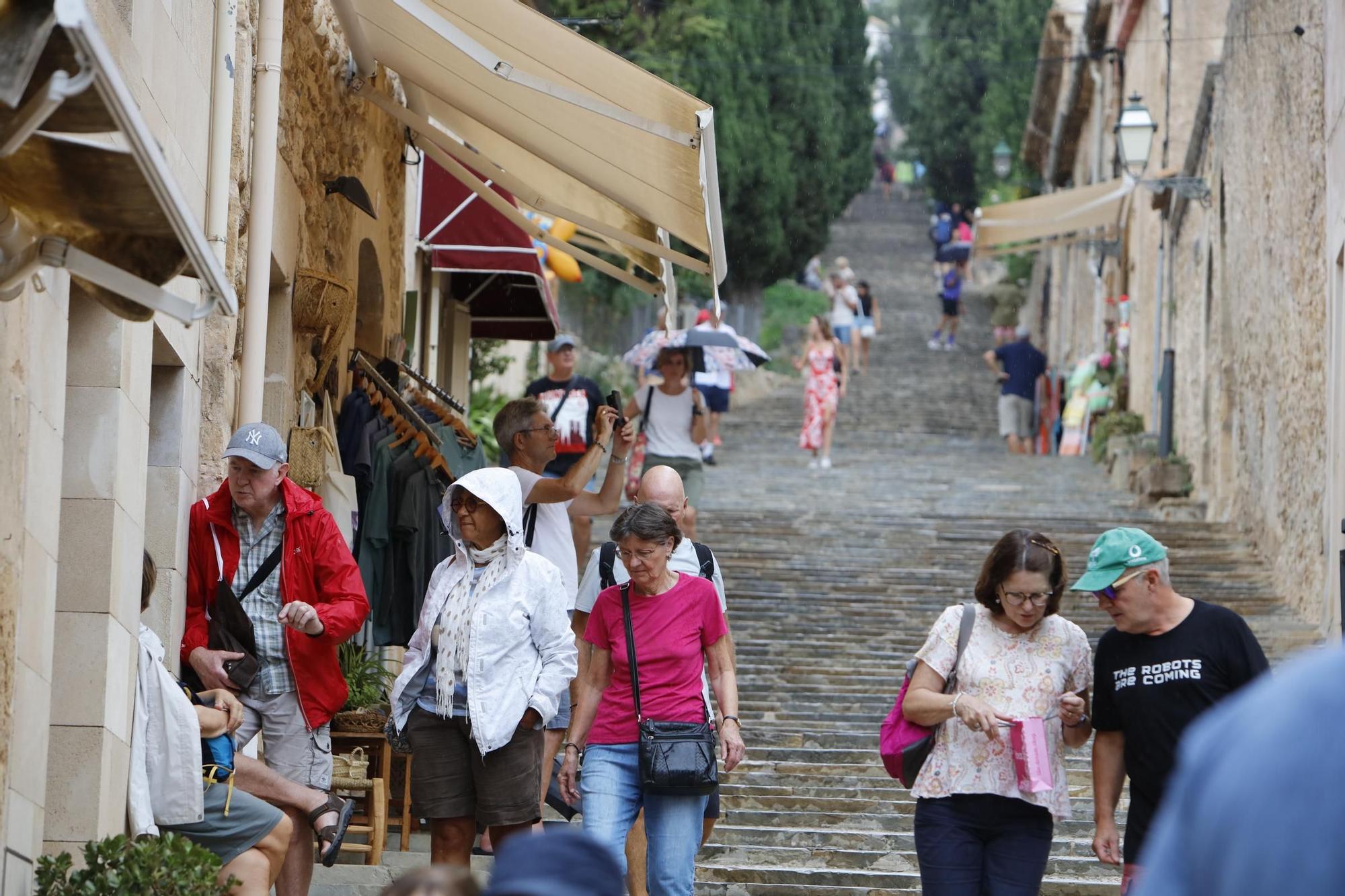 Auch bei Regen auf Mallorca einen Besuch wert: Pollença ist Mitte September voller Leben