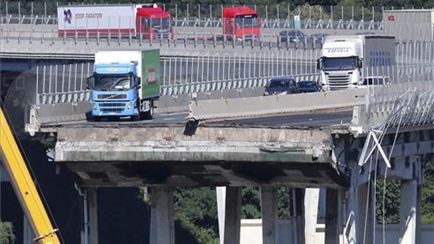 Divulgan un video del momento exacto del derrumbe del puente de Génova