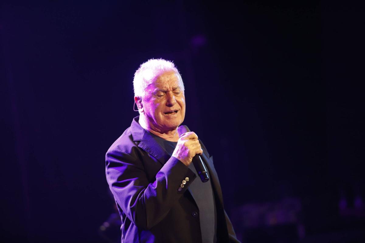 Víctor Manuel llena el Gran Teatro Víctor Manuel llena el Gran Teatro
