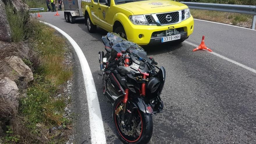 La moto accidentada en Lobios.