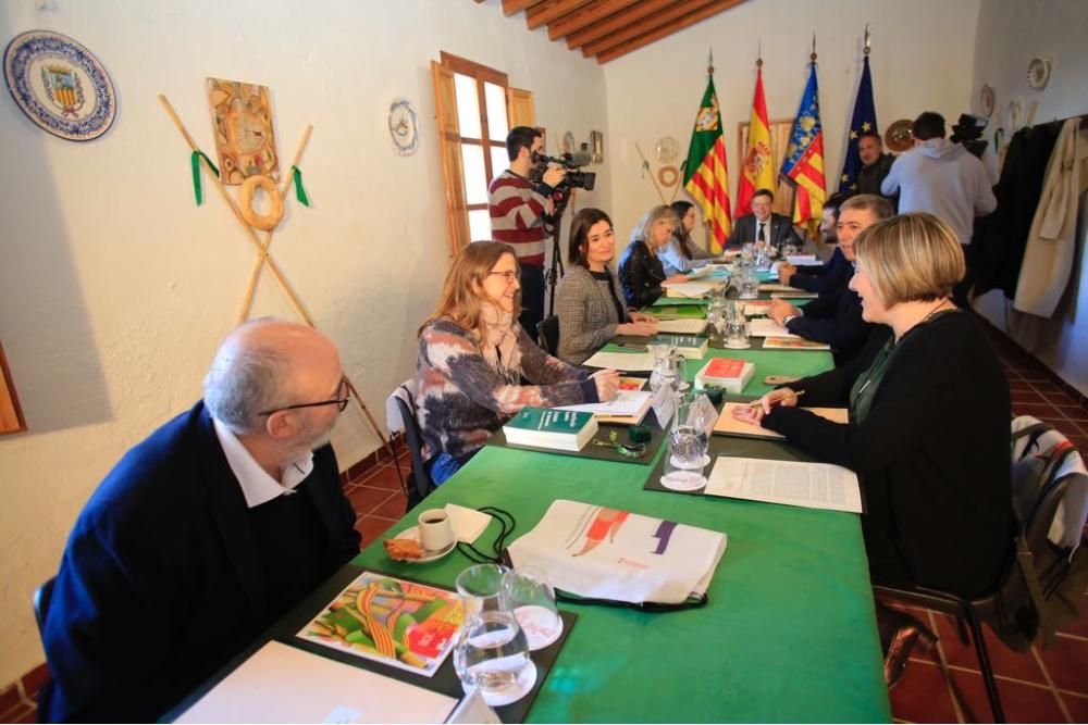 El pleno del Consell se reúne en la ermita de la Magdalena de Castelló