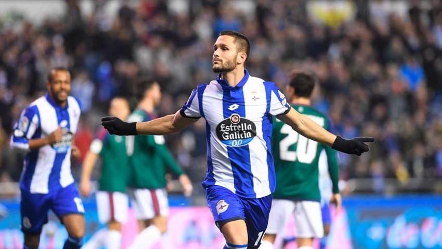 Florin Andone celebrando su gol ante el Osasuna en Riazor.