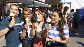 Los bocados de la Feria son tradición: bocadillos de calamares, helados artesanales y dulces típicos sacian el hambre de los visitantes