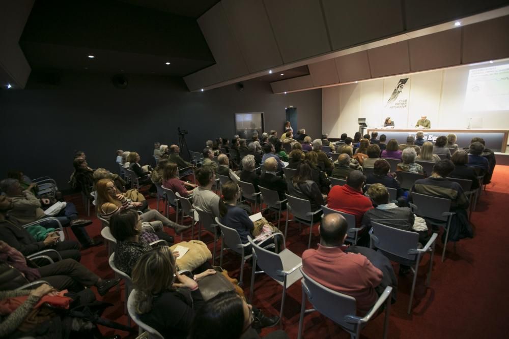 Conferencia de la epidemióloga Adonina Tardón en el Club Prensa Asturiana de La Nueva España