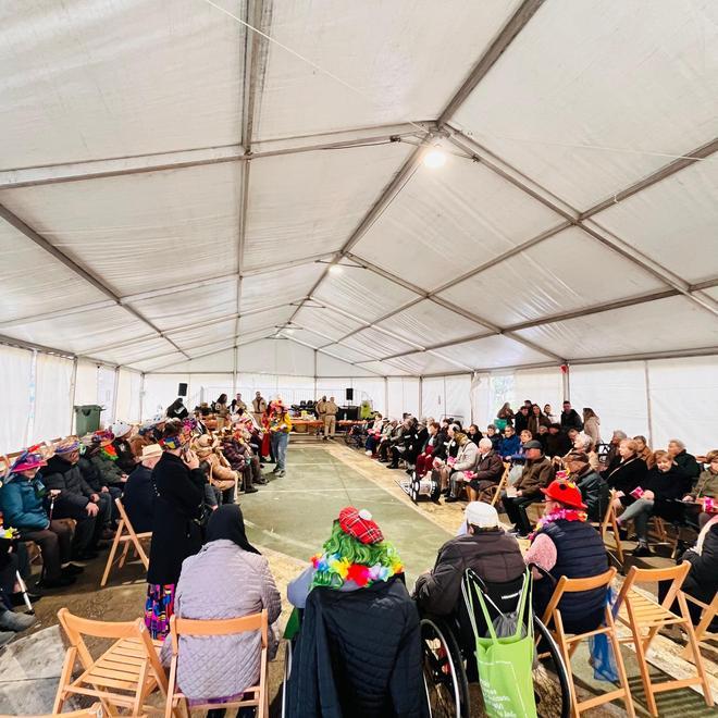 Un "Entruido" intergeneracional en Cangas