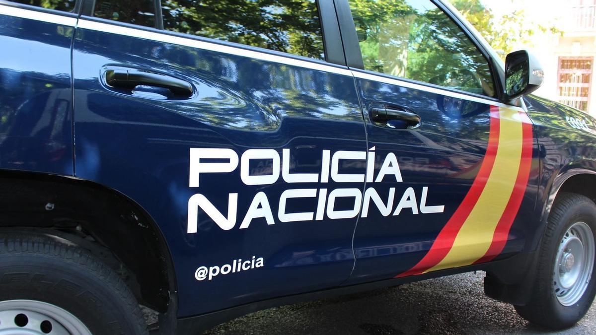 Imagen de un coche patrulla de la Policía Nacional.