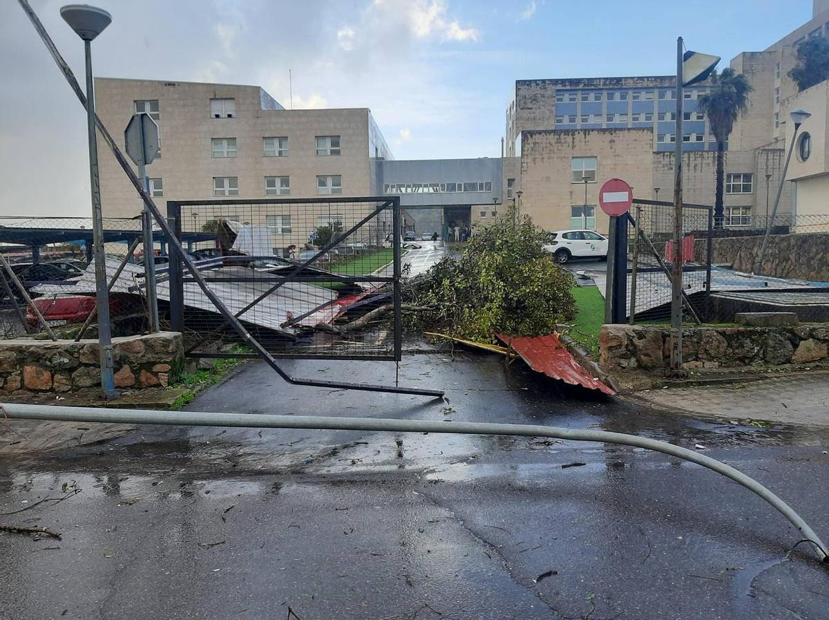 Fotogalería | Un tornado provoca destrozos en Plasencia Fotogalería | Un tornado provoca destrozos en Plasencia