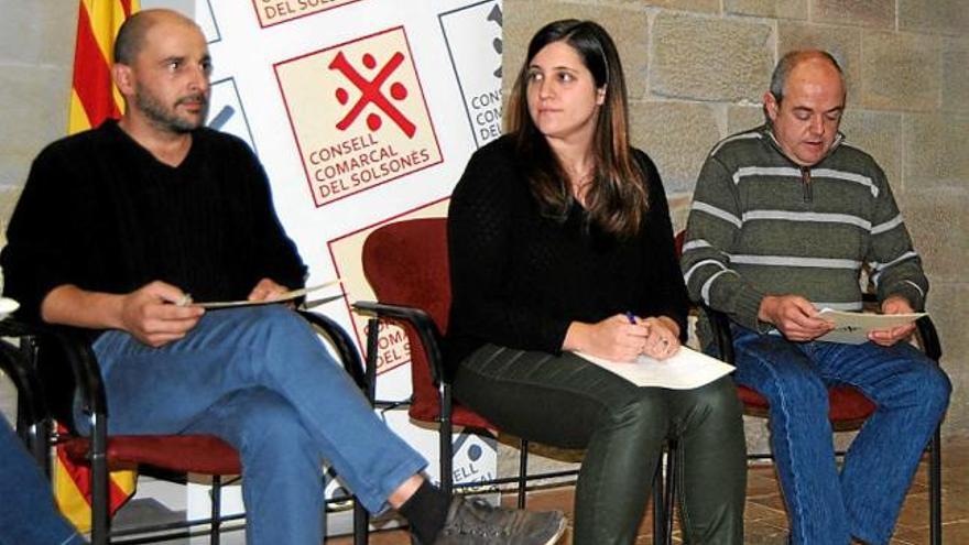 La presidenta (al mig) amb els vicepresidents Mas i Puig, dimarts