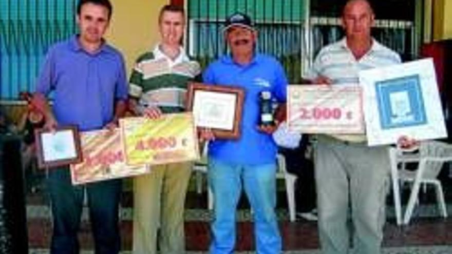 Ganadores del torneo de pesca de feria