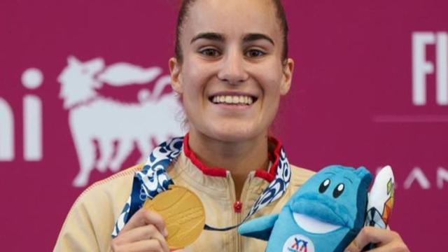 Laura Fuertes, con su medalla de oro en los Juegos del Mediterráneo.