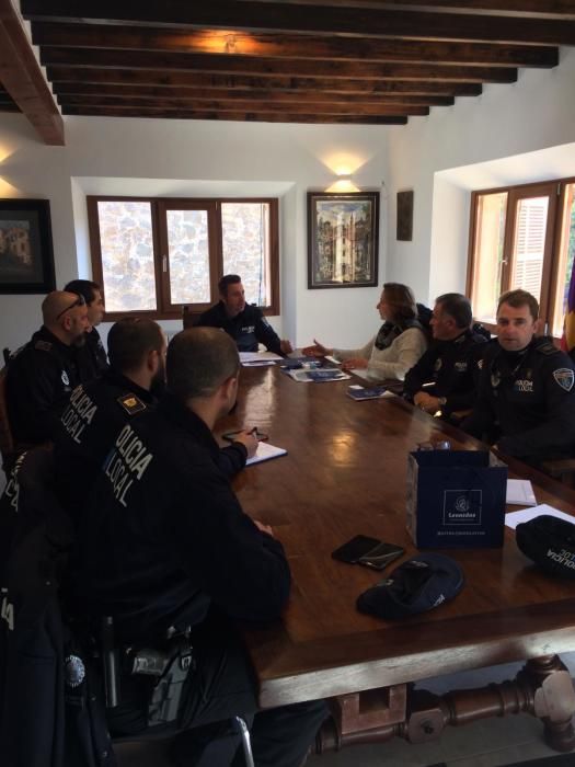 Encuentro de policías tutores en Valldemossa