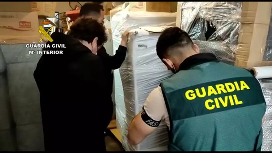 Desmantellada una falsa botiga de sofàs per una estafa amb afectats gironins