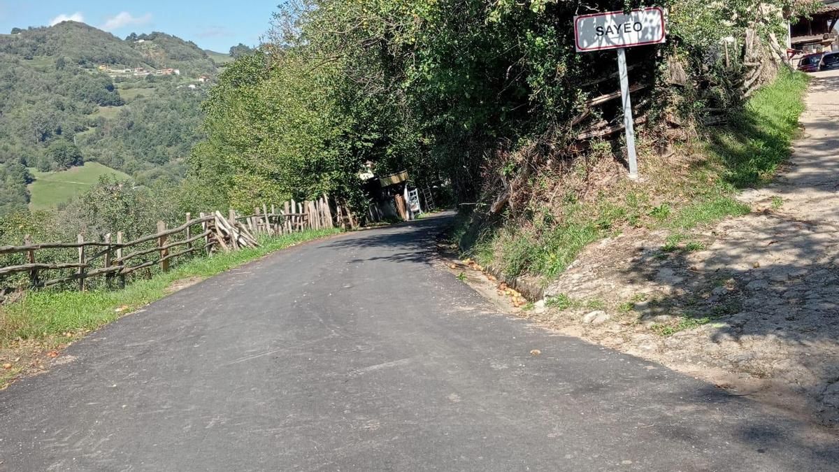La carretera de Sayeo, con el nuevo firme.