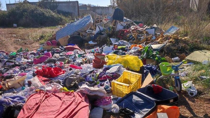 Descubren otro vertido incontrolado en la Vall d&#039;Uixó, en el límite del término municipal con Nules