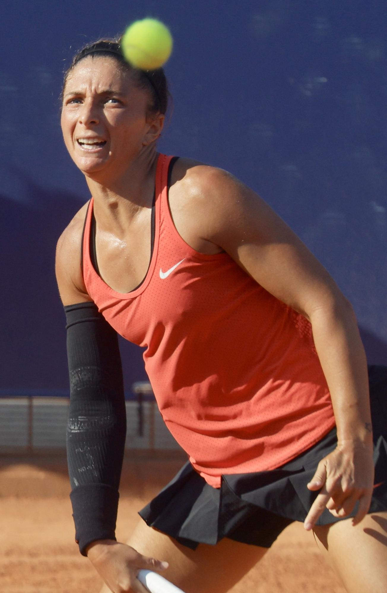 Sara Sorribes cae ante Errani en el BBVA OPEN INTERNACIONAL DE VALENCIA - WTA