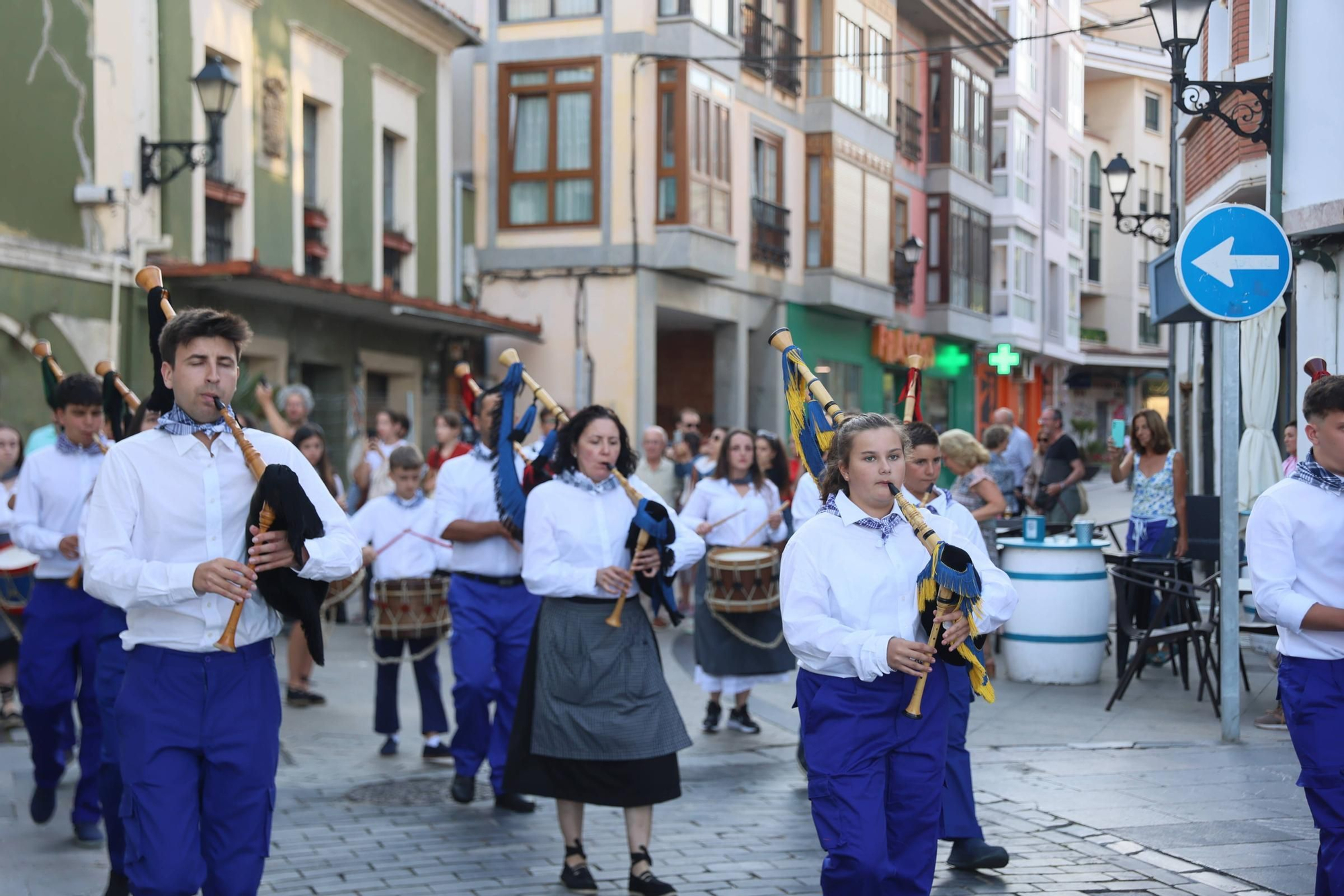 EN IMÁGENES: La procesión de "la llamada de la mar" en el Carmen de Luanco