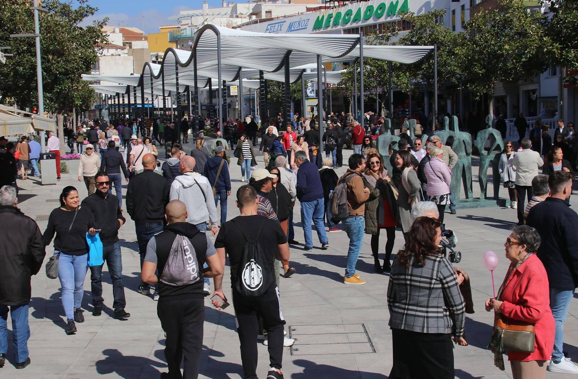 La plaza de la Costa del Sol de Torremolinos, en 2019, cuenta con cuatro piezas de la artista