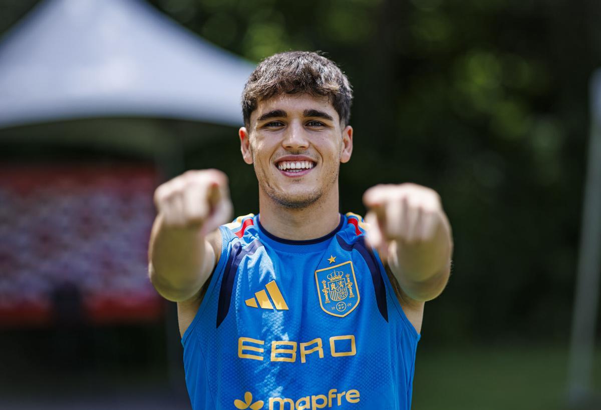 Pau Cubarsí en la concentración de la selección española de fútbol en México. 23 de junio de 2026. Foto: Pablo García