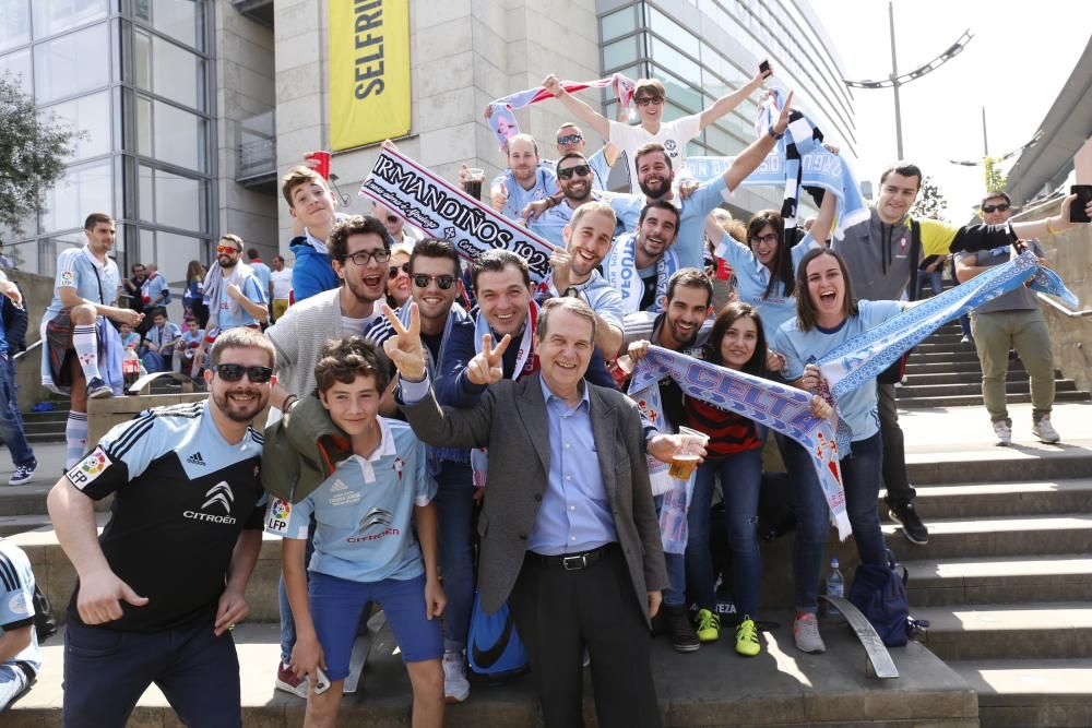 Manchester se tiñe de azul celeste