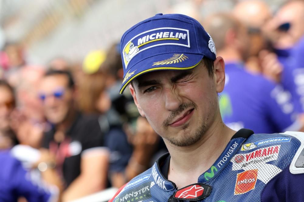 Jorge Lorenzo conquistó la victoria en Moto GP, por delante de Rossi y Viñales. En Moto 2 ganó Alex Rins y en Moto 3 el sudafricano Binder,