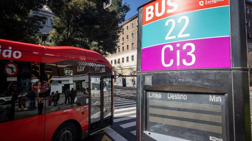 Primer día de las nuevas circulares en Zaragoza: del &quot;a mí me va perfecto&quot; al &quot;es una putada&quot;