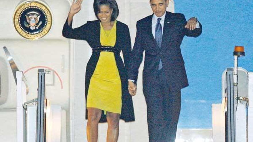 Obama y su esposa Michell, a su llegada a Londres.