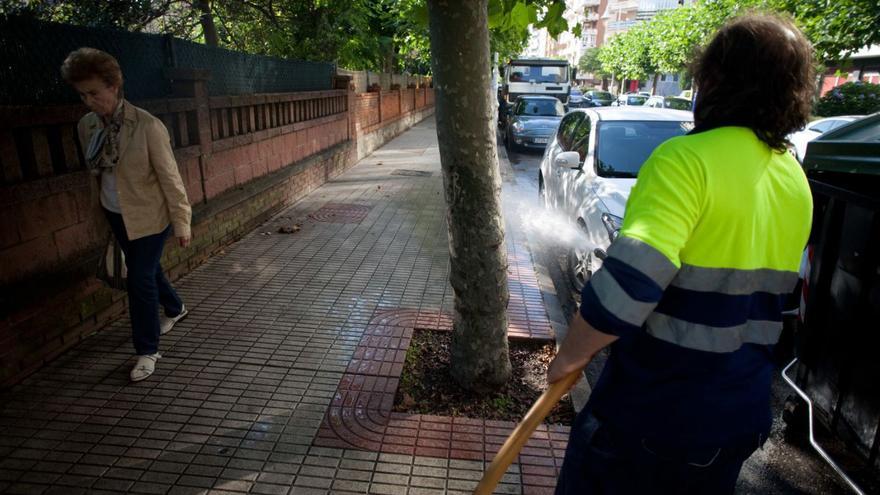 La nueva empresa de limpieza de Castrillón abarata el contrato en 1,48 millones