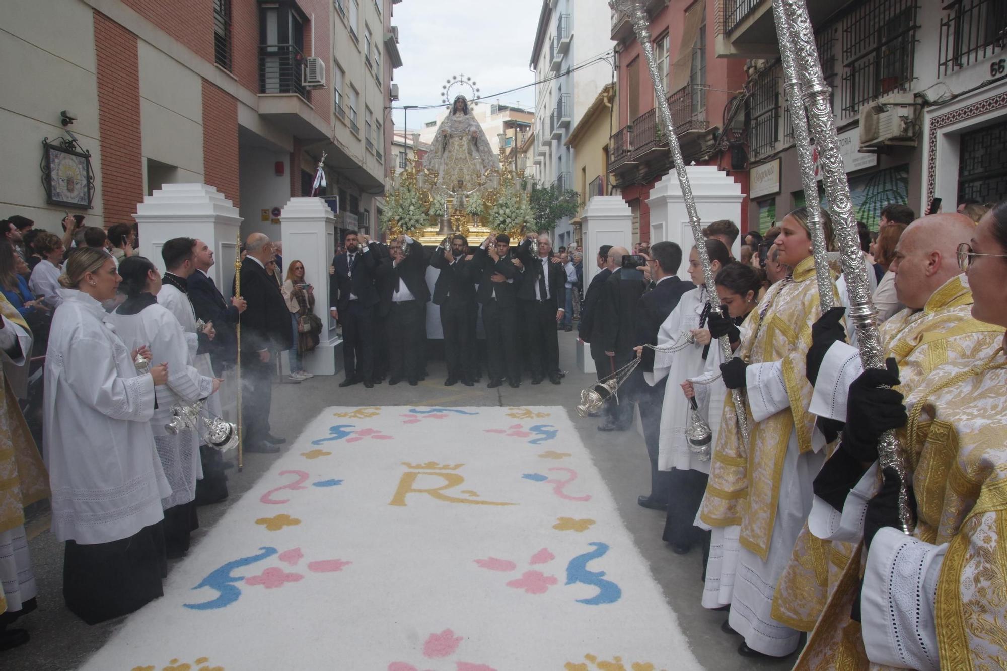 La procesión de la Virgen del Rocío por la Victoria y Lagunillas, en imágenes