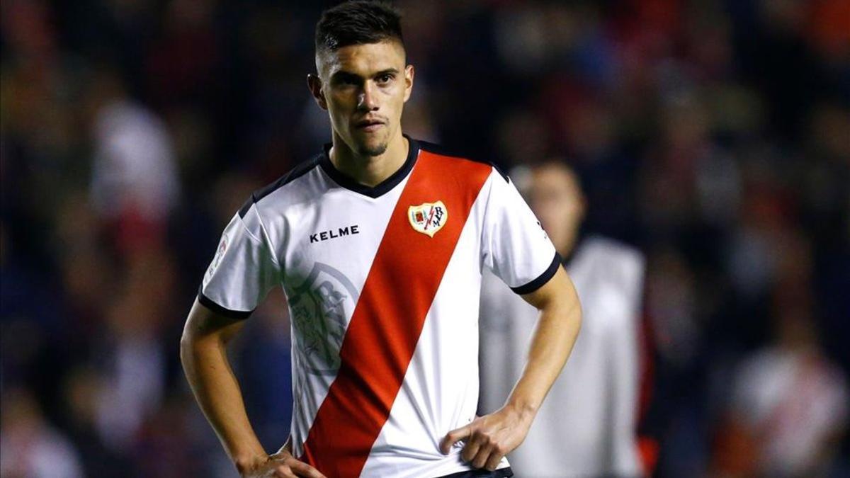 Emiliano Velázquez tiene 24 años y solo ha disputado 36 minutos en la Liga con el Rayo Vallecano