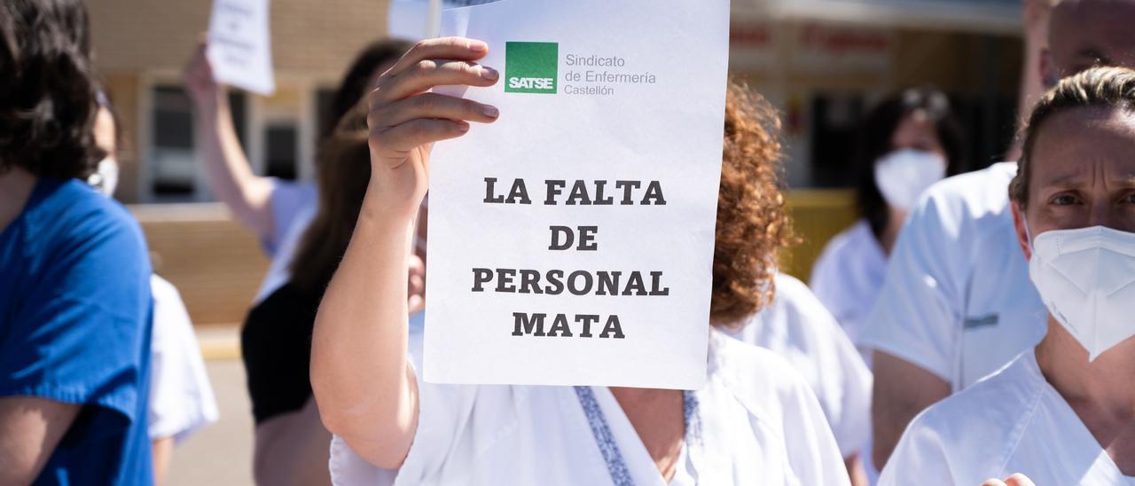 PROTESTAS POR LA FALTA DE PERSONAL EN EL HOSPITAL GENERAL DE CASTELLO.