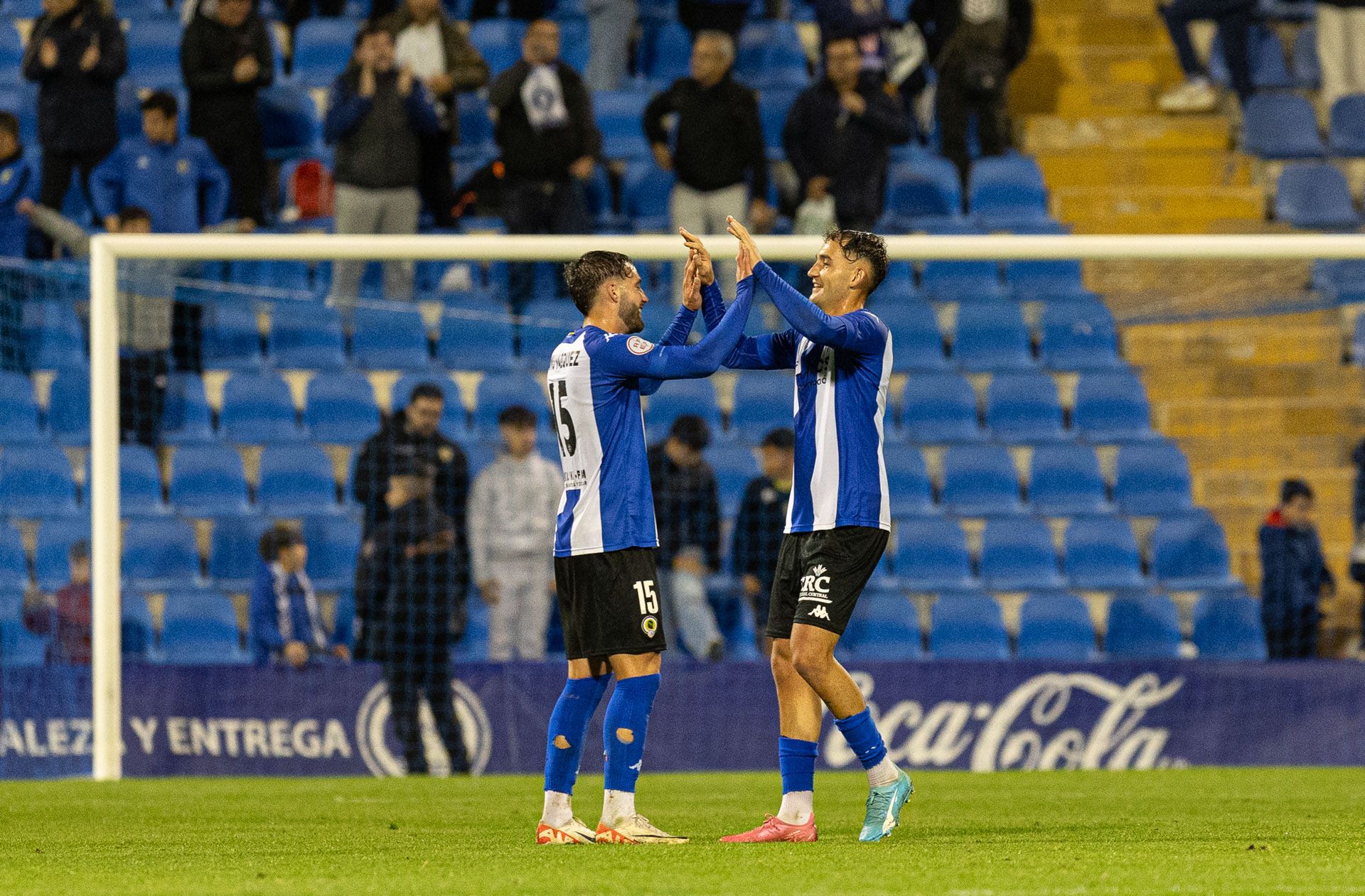 Samu Vázquez da los tres puntos al Hércules