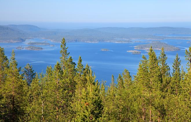 Vista de pájaro del Lago Inari