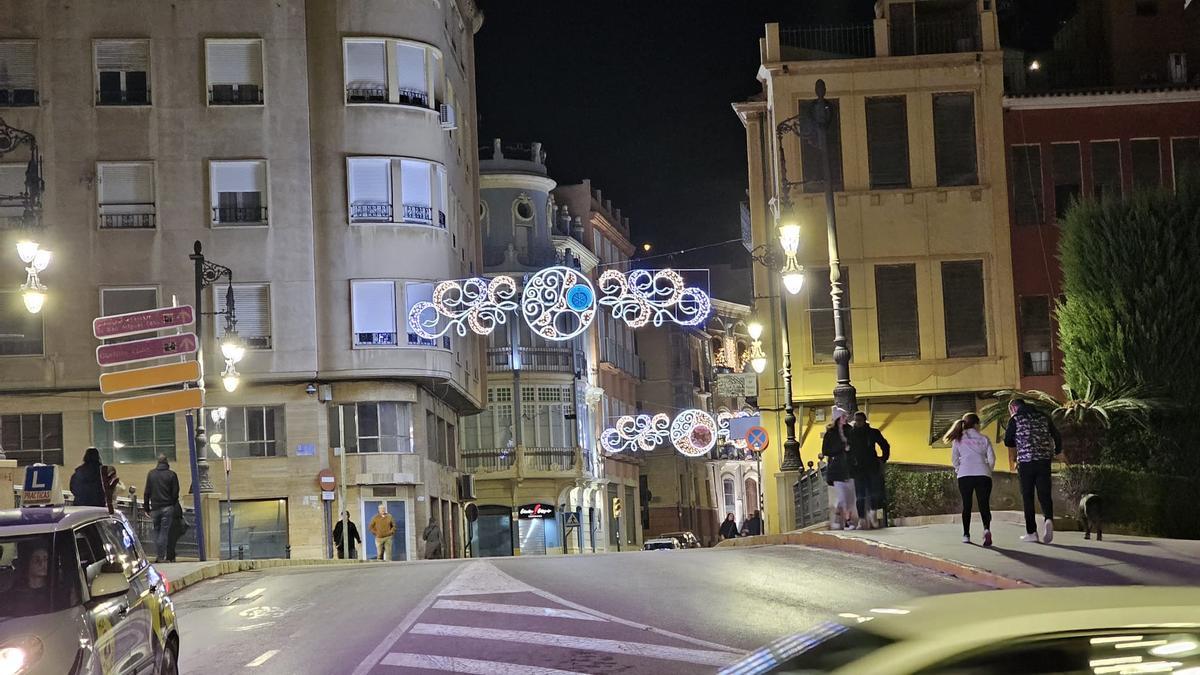 Iluminación en el entorno del Puente Viejo de Orihuela.