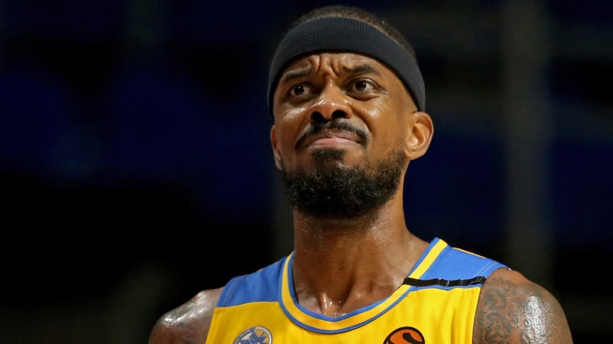 Lorenzo Brown, durante su etapa con el Maccabi Tel Aviv