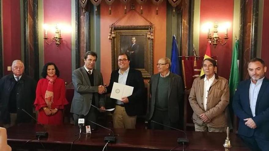 Ayuntamiento y RAEx colaborarán a favor de la cultura y el patrimonio