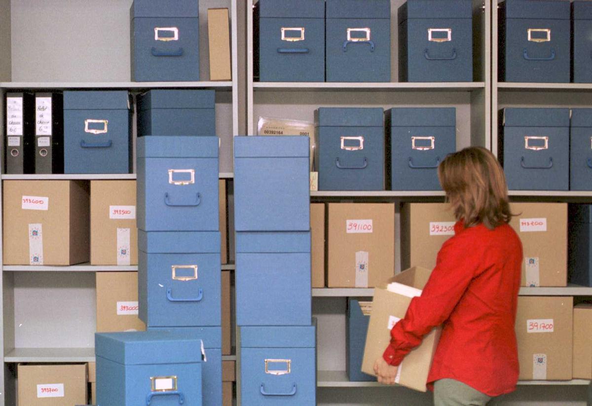 Las solicitudes llegaban por correo, fax o en persona, y la tramitación  era completamente manual.