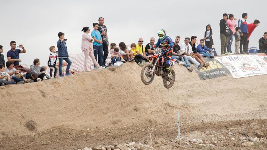 Luis López durante la carrera de Elda.