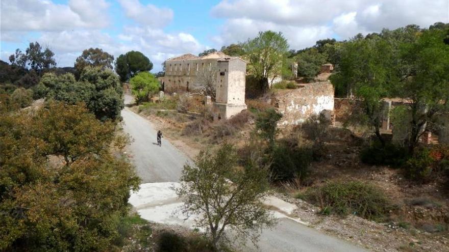 Acondicionan y señalizan siete rutas senderistas del entorno de Cáceres